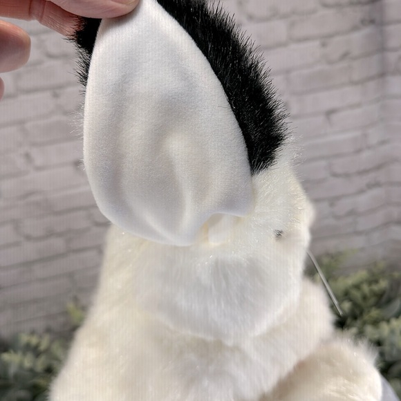 White Floppy Eared Bunny Rabbit Holding a Carrot Plush Stuffed Animal 🌟EUC🌟 - Picture 7 of 10